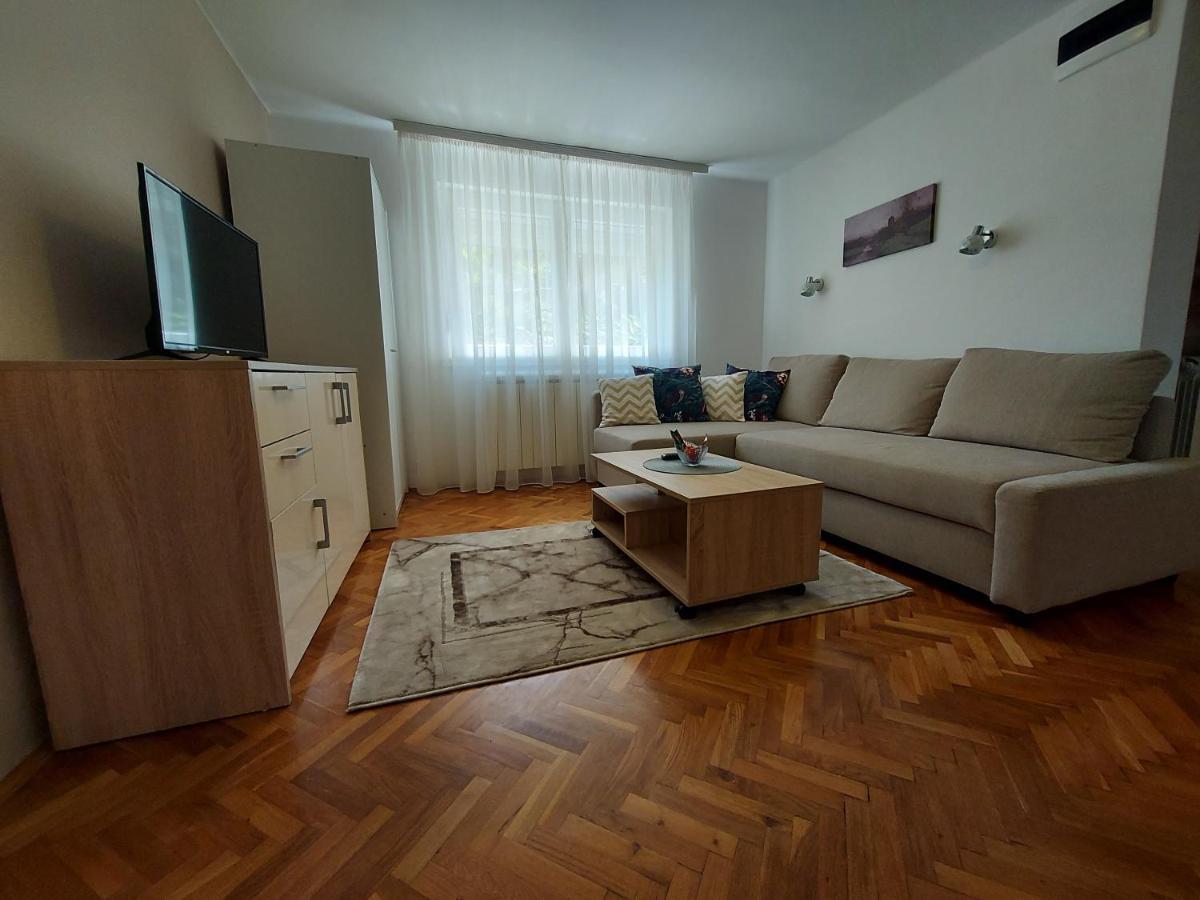 Apartment Holiday วรินรัชกา บานยา ภายนอก รูปภาพ