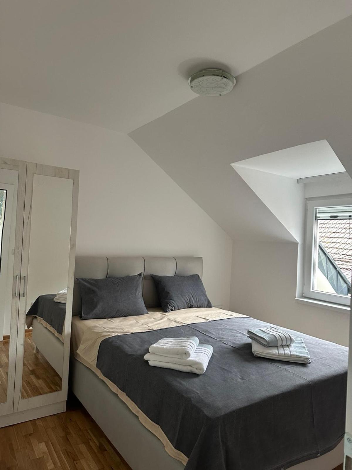 Apartment Holiday วรินรัชกา บานยา ภายนอก รูปภาพ