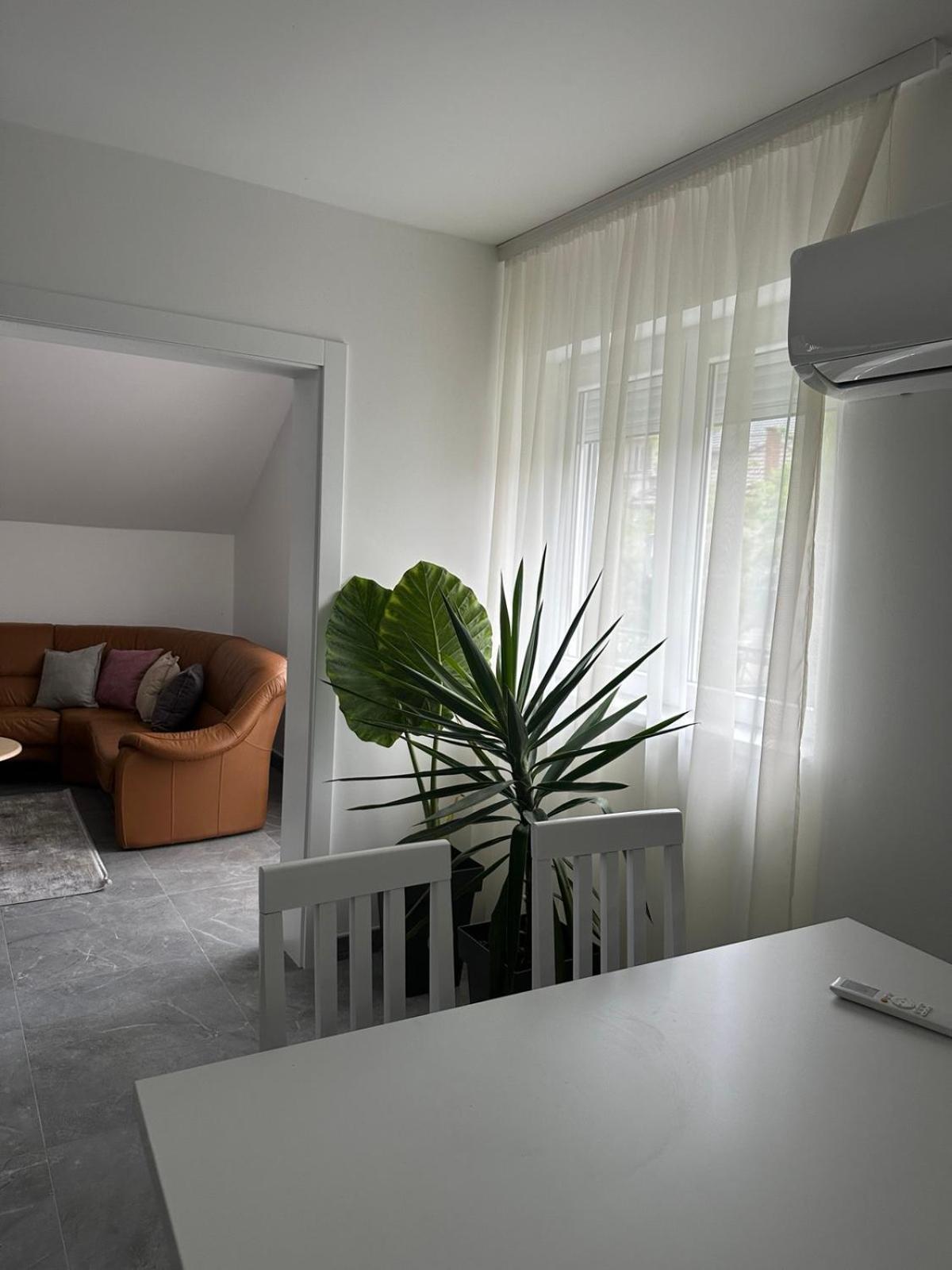 Apartment Holiday วรินรัชกา บานยา ภายนอก รูปภาพ