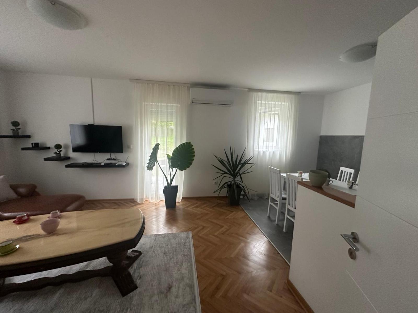 Apartment Holiday วรินรัชกา บานยา ภายนอก รูปภาพ