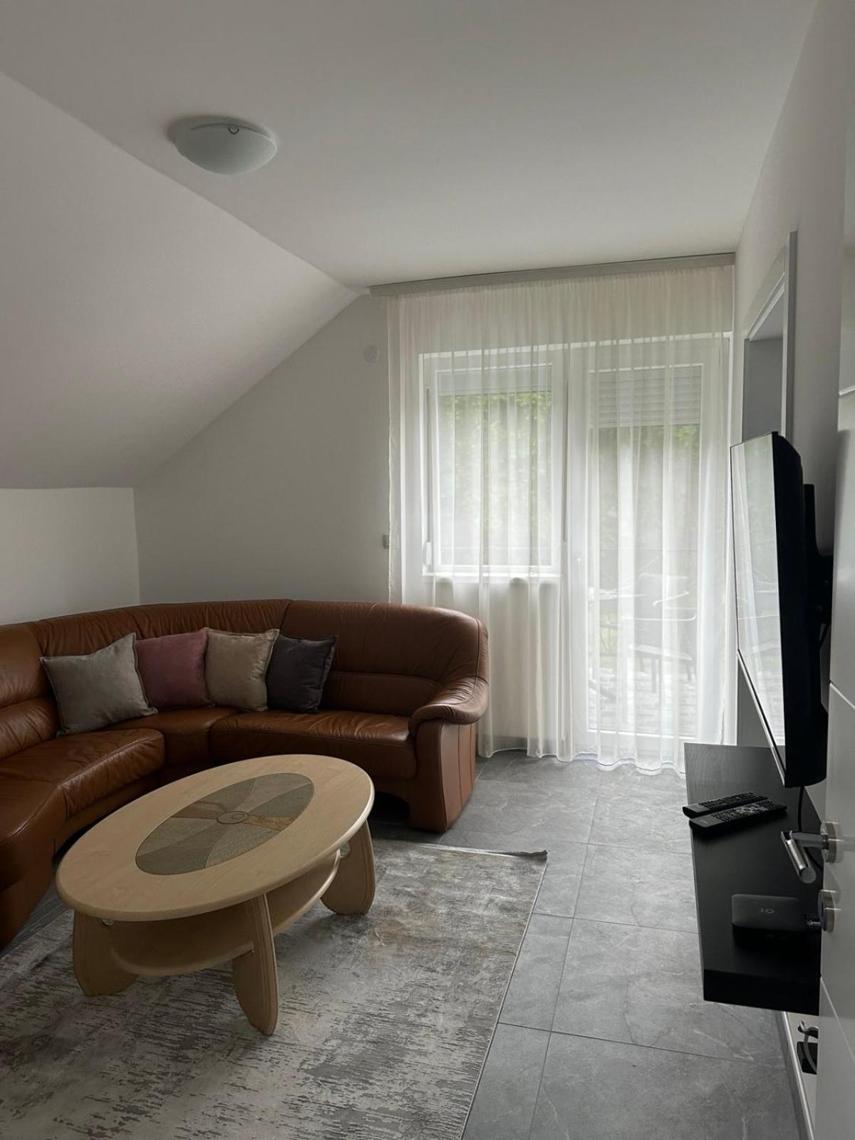 Apartment Holiday วรินรัชกา บานยา ภายนอก รูปภาพ