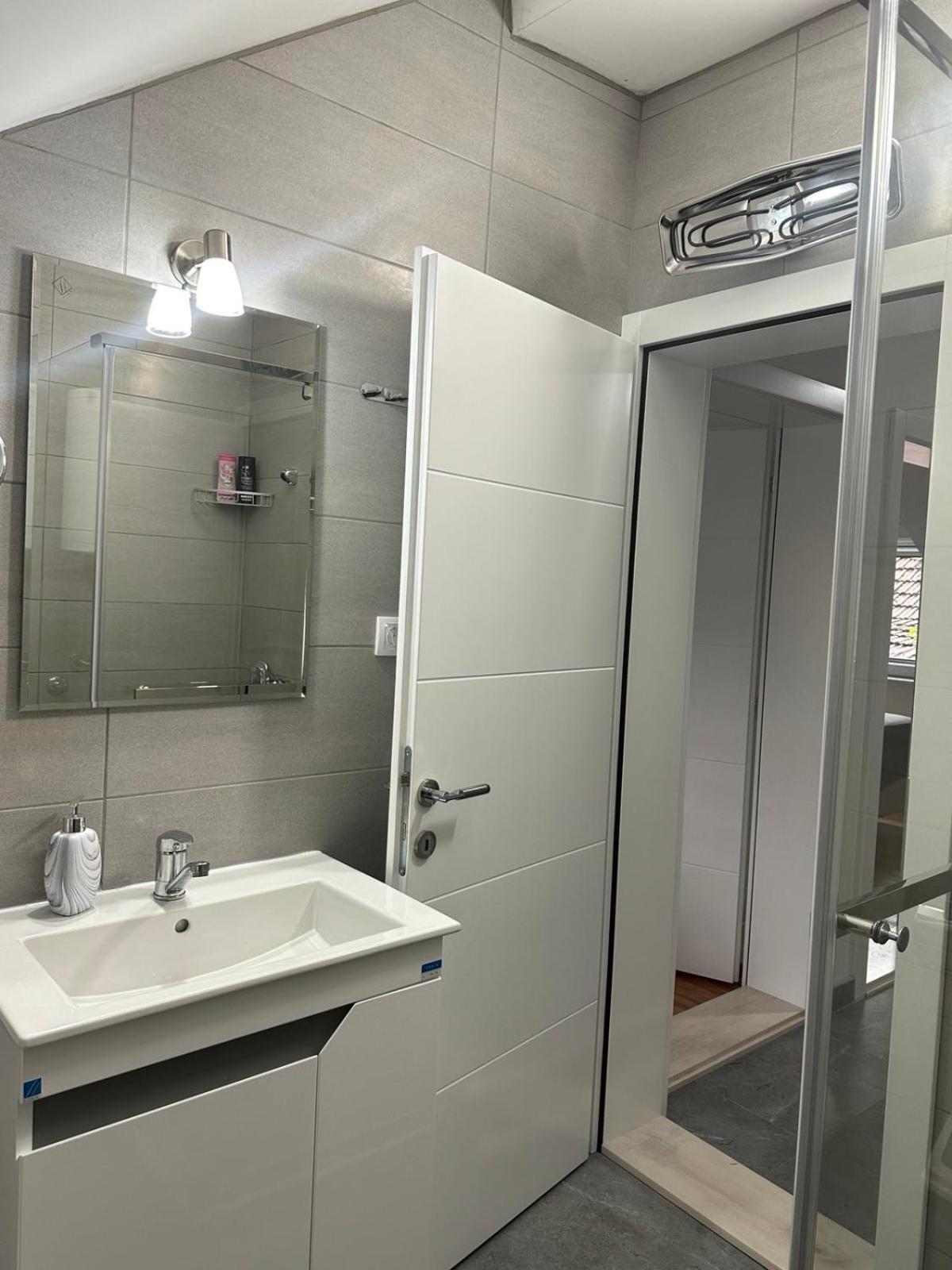 Apartment Holiday วรินรัชกา บานยา ภายนอก รูปภาพ