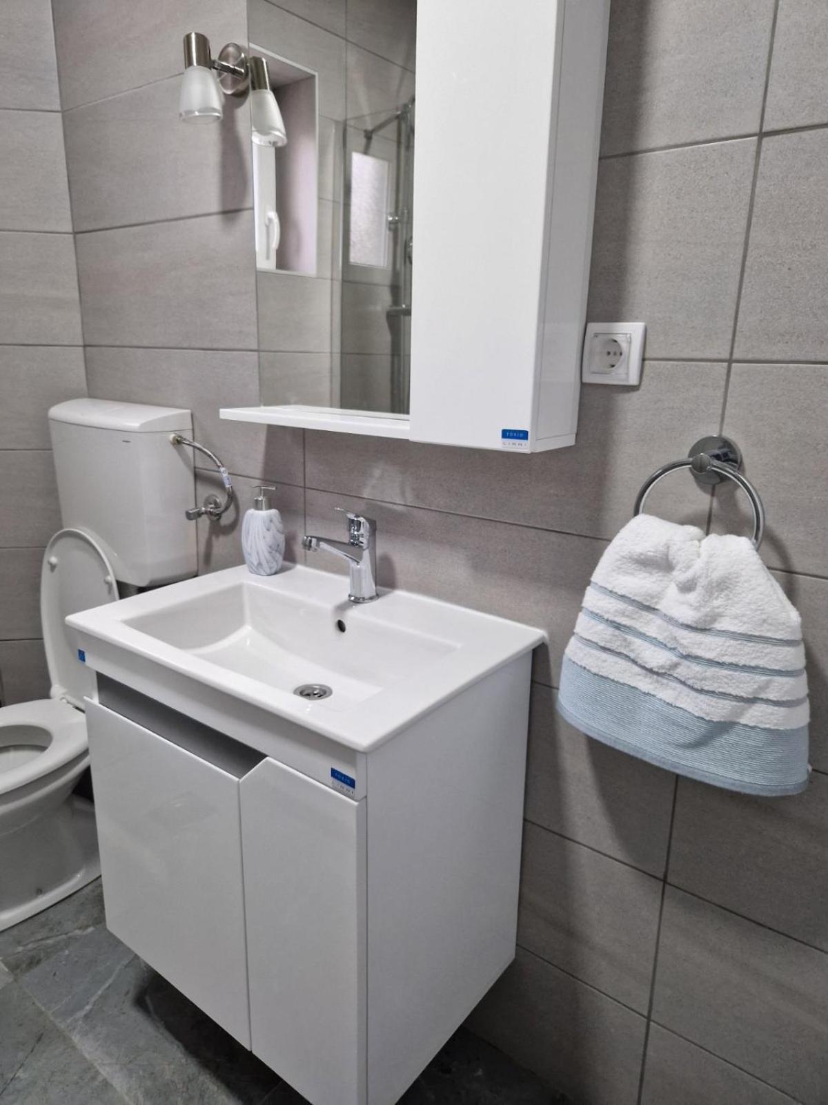 Apartment Holiday วรินรัชกา บานยา ภายนอก รูปภาพ