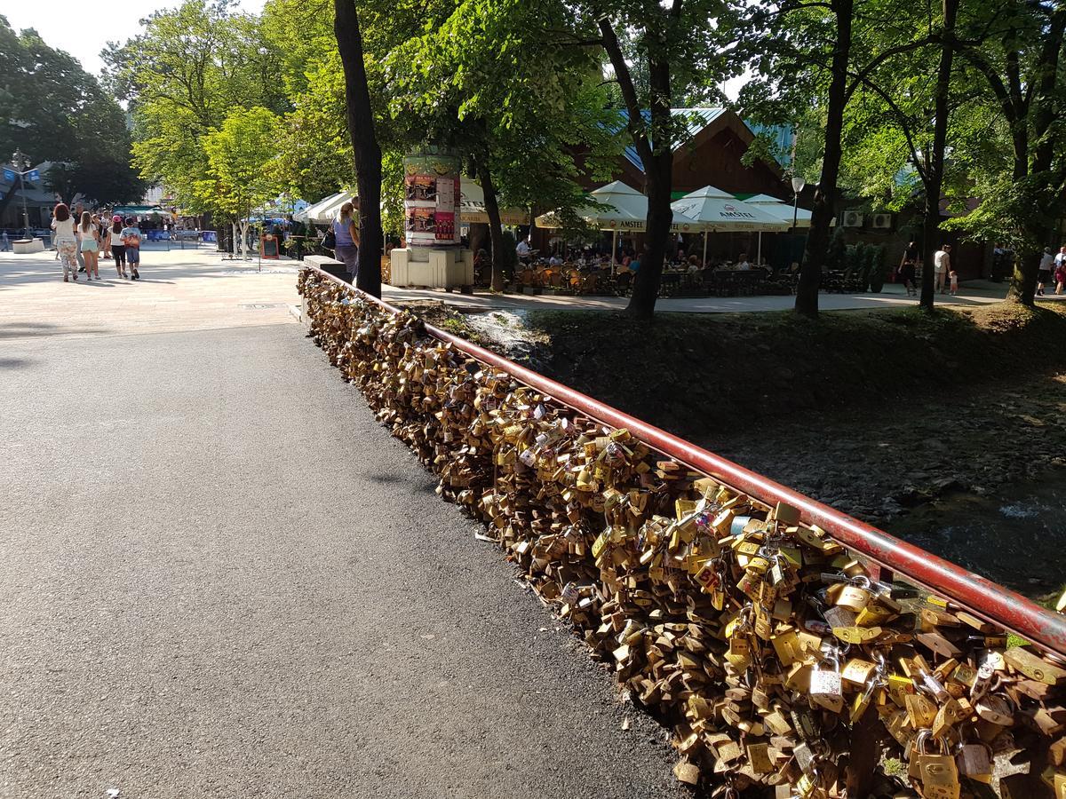 Apartment Holiday วรินรัชกา บานยา ภายนอก รูปภาพ