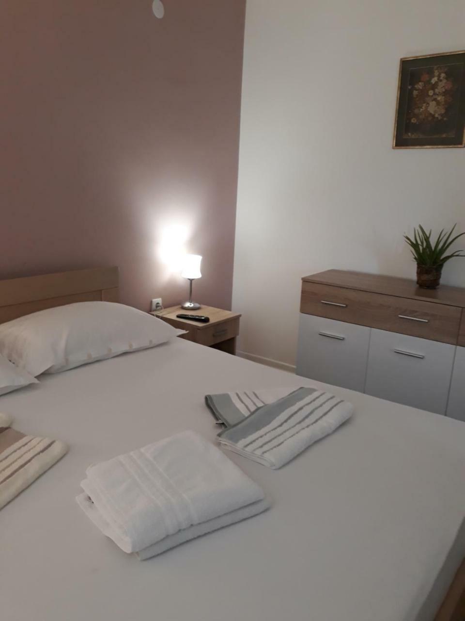 Apartment Holiday วรินรัชกา บานยา ภายนอก รูปภาพ